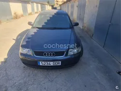 Gris / plata Usado 2002 Audi A3 Ambition Berlina | 3400 € (Un poco caro)