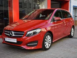 Rojo Usado 2017 Mercedes B180 Monovolumen | 16.990 € (Super precio)