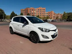 Blanco Usado 2014 Hyundai i20 Berlina | 3999 € (Super precio)