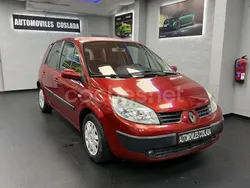 Granate Usado 2005 Renault Scénic II Authentique Monovolumen | 2490 € (Precio justo)