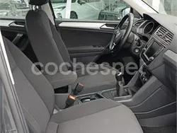 Gris / plata Usado 2017 VW Tiguan Edition SUV | 20.250 € (Precio justo)