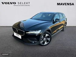 Negro Usado 2023 Volvo V60 CC Core Familiar | 41.900 € (Un poco caro)