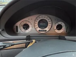 Gris / plata Usado 2004 Mercedes E320 Avantgarde Berlina | 6300 € (Precio justo)