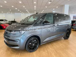 Gris / plata Usado 2023 VW Multivan Life Monovolumen | 48.900 € (Precio justo)