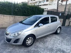 Gris / plata Usado 2011 Opel Corsa Essentia Berlina | 5700 € (Un poco caro)