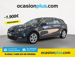 Gris Usado 2023 Kia Ceed Berlina | 17.450 € (Precio justo)