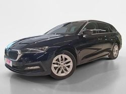 Gris / plata Usado 2021 Skoda Octavia Ambition Berlina | 17.900 € (Precio justo)