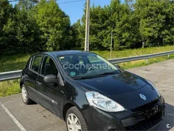 Negro Usado 2014 Renault Clio III Collection Berlina | 6200 € (Precio justo)