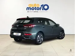 Cypress green pearl Nuevo 2024 Hyundai i30 Berlina | 24.900 € (Un poco caro)