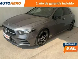 Gris Usado 2020 Mercedes A180 AMG line Berlina | 25.237 € (Buen precio)