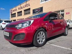 Granate Usado 2013 Kia Rio Berlina | 9500 € (Caro)
