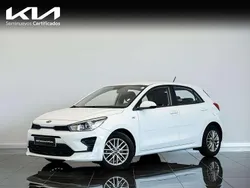 Blanco Usado 2021 Kia Rio Berlina | 15.150 € (Un poco caro)