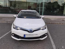 Blanco Usado 2019 Toyota Auris Hybrid Business Edition Berlina | 17.500 € (Precio justo)