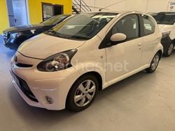 Blanco Usado 2012 Toyota Aygo Connect Style Utilitario | 4799 €