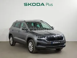 Gris Usado 2024 Skoda Karoq Selection SUV | 25.900 € (Un poco caro)