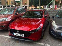 Rojo Usado 2024 Mazda 3 Exclusive-Line Berlina | 26.000 € (Precio justo)
