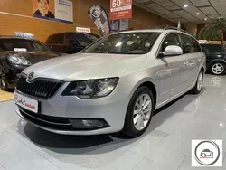 Plateado Usado 2014 Skoda Superb GreenLine Familiar | 8990 €