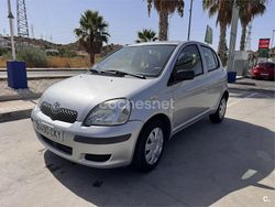Gris / plata Usado 2003 Toyota Yaris Terra Berlina | 2600 € (Precio justo)