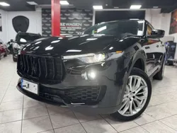 Negro Usado 2019 Maserati Levante GranLusso SUV | 59.995 €