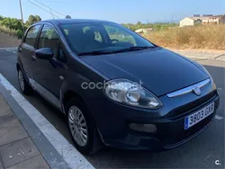 Gris / plata Usado 2010 Fiat Punto Evo Dynamic Utilitario | 3990 €