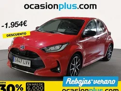 Rojo Usado 2022 Toyota Yaris Hybrid Style Utilitario | 19.181 € (Precio justo)