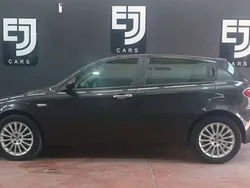 Negro Usado 2006 Alfa Romeo 147 Distinctive Utilitario | 4790 € (Un poco caro)
