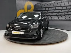 Negro Usado 2023 Kia Ceed Berlina | 19.300 € (Precio justo)