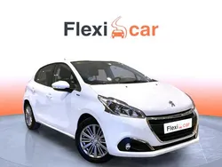 Blanco Usado 2018 Peugeot 208 Signature Sky Utilitario | 8790 € (Precio justo)