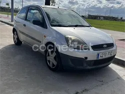 Gris / plata Usado 2007 Ford Fiesta Ambiente Utilitario | 1850 € (Super precio)