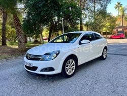 Blanco Usado 2010 Opel Astra GTC Sport Berlina | 4399 € (Precio justo)