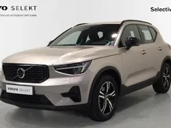 Gris Usado 2023 Volvo XC40 Plus SUV | 33.900 €