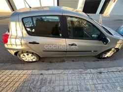 Beige Usado 2007 Renault Clio II Dynamique Berlina | 3000 € (Precio justo)