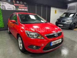 Rojo Usado 2010 Ford Focus Trend Berlina | 3990 € (Precio justo)