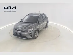 Gris / plata Usado 2024 Kia Stonic SUV | 19.549 € (Precio justo)