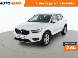 Blanco Usado 2021 Volvo XC40 Momentum SUV | 21.699 € (Precio justo)