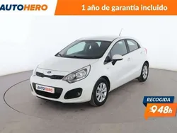 Blanco Usado 2014 Kia Rio Berlina | 9099 € (Precio justo)