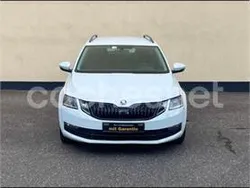 Blanco Usado 2018 Skoda Octavia Ambition Familiar | 12.500 €