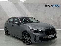 Gris Usado 2024 BMW 118 Comfort Edition Utilitario | 29.990 € (Un poco caro)