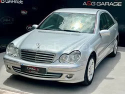 Gris / plata Usado 2006 Mercedes C220 Elegance Berlina | 7490 € (Un poco caro)