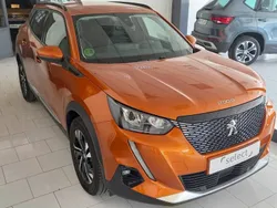 Naranja Usado 2022 Peugeot 2008 Allure SUV | 21.500 € (Caro)
