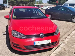 Rojo Usado 2014 VW Golf VII Advance Berlina | 11.900 € (Precio justo)