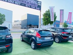 Gris / plata Usado 2010 Ford Fiesta Trend Utilitario | 4499 € (Precio justo)