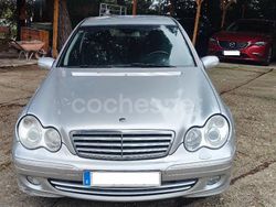 Gris / plata Usado 2004 Mercedes C220 Elegance Berlina | 2600 €