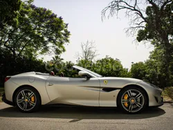 Gris / plata Usado 2019 Ferrari Portofino Descapotable | 225.900 € (Caro)