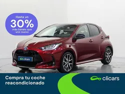 Rojo Usado 2020 Toyota Yaris Hybrid Style Berlina | 18.490 € (Precio justo)