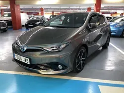 Gris / plata Usado 2017 Toyota Auris Hybrid Advance Berlina | 16.800 € (Precio justo)
