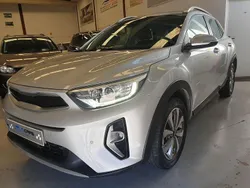 Gris Usado 2023 Kia Stonic SUV | 16.499 € (Buen precio)