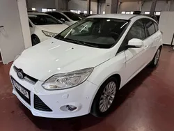 Blanco Usado 2011 Ford Focus Titanium Berlina | 6995 € (Buen precio)