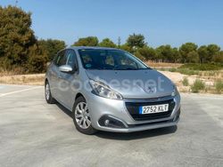 Gris / plata Usado 2018 Peugeot 208 Active Utilitario | 7290 € (Buen precio)