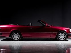 Rojo Usado 1993 Mercedes E300 Descapotable | 19.900 €